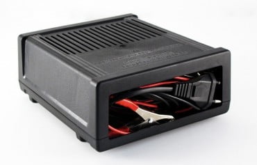 Автоматическое зарядное устройство для 12-вольтовых аккумуляторных батарей